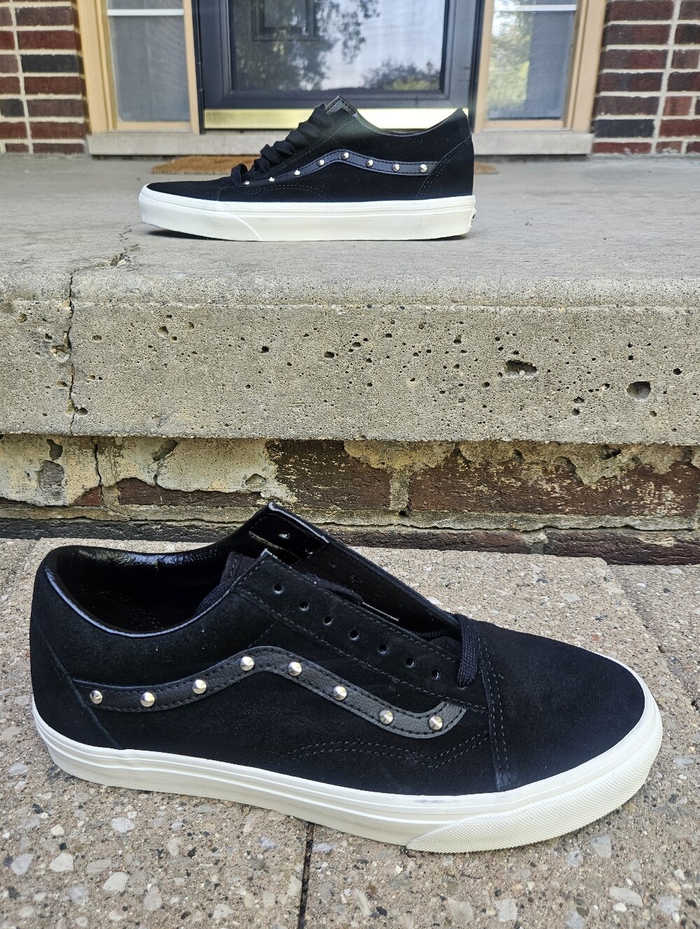 Unisex Low-Top Suede Vans Sneakers with Stud Detail